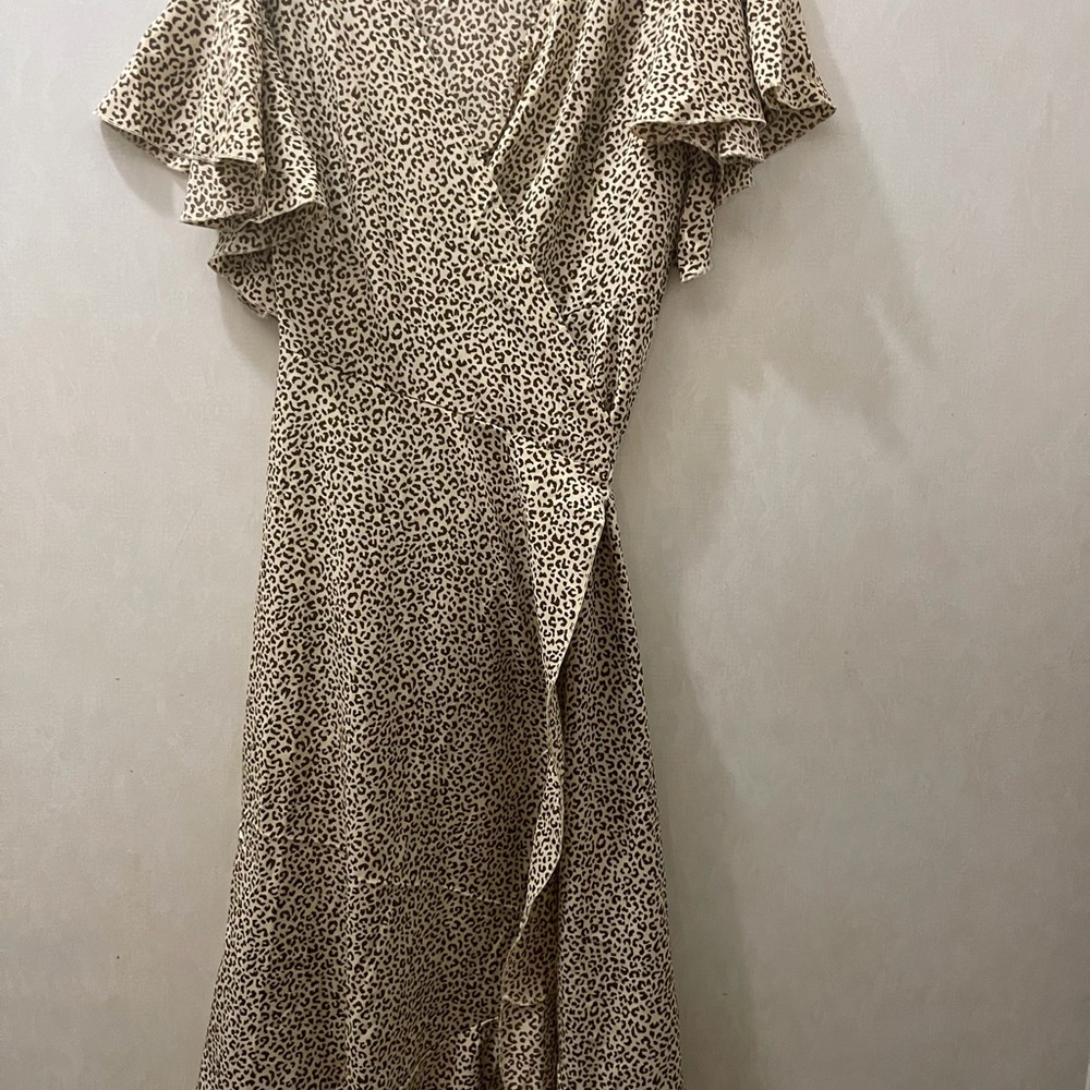 Elegant Leopard Print Wrap Dress